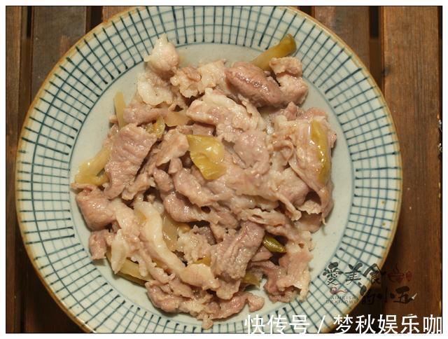 库存|榨菜炒肉片,用冰箱里的库存炒了个快手下饭的家常小菜