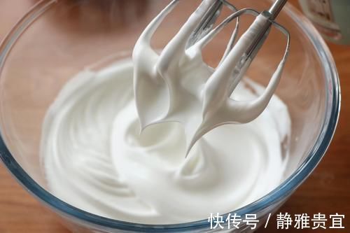 好吃|戚风纸杯蛋糕,不开裂不回缩,挤上入口即化的奶油,颜值高又好吃