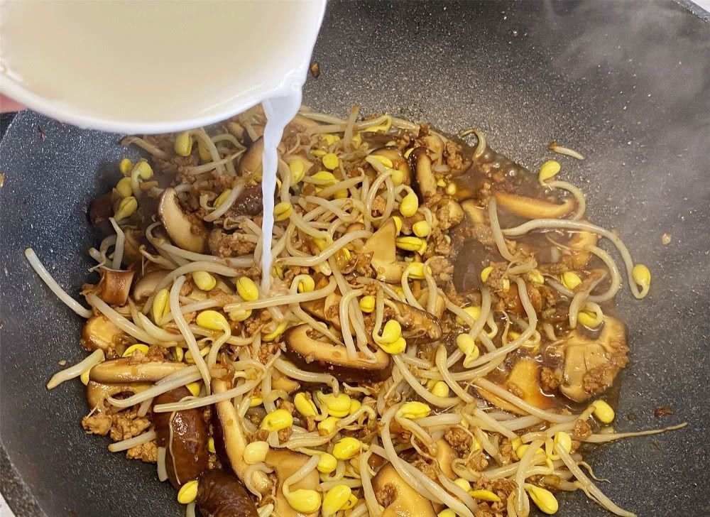 大鱼大肉|春天,香菇这样吃,大鱼大肉都得靠边站,春季吃过瘾的下饭好菜