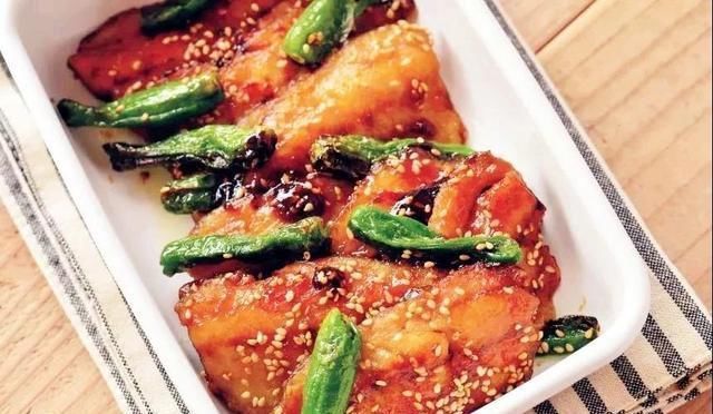 日本主妇做的便当盒饭火了,换着花样烹饪美食,每天都要好好吃饭