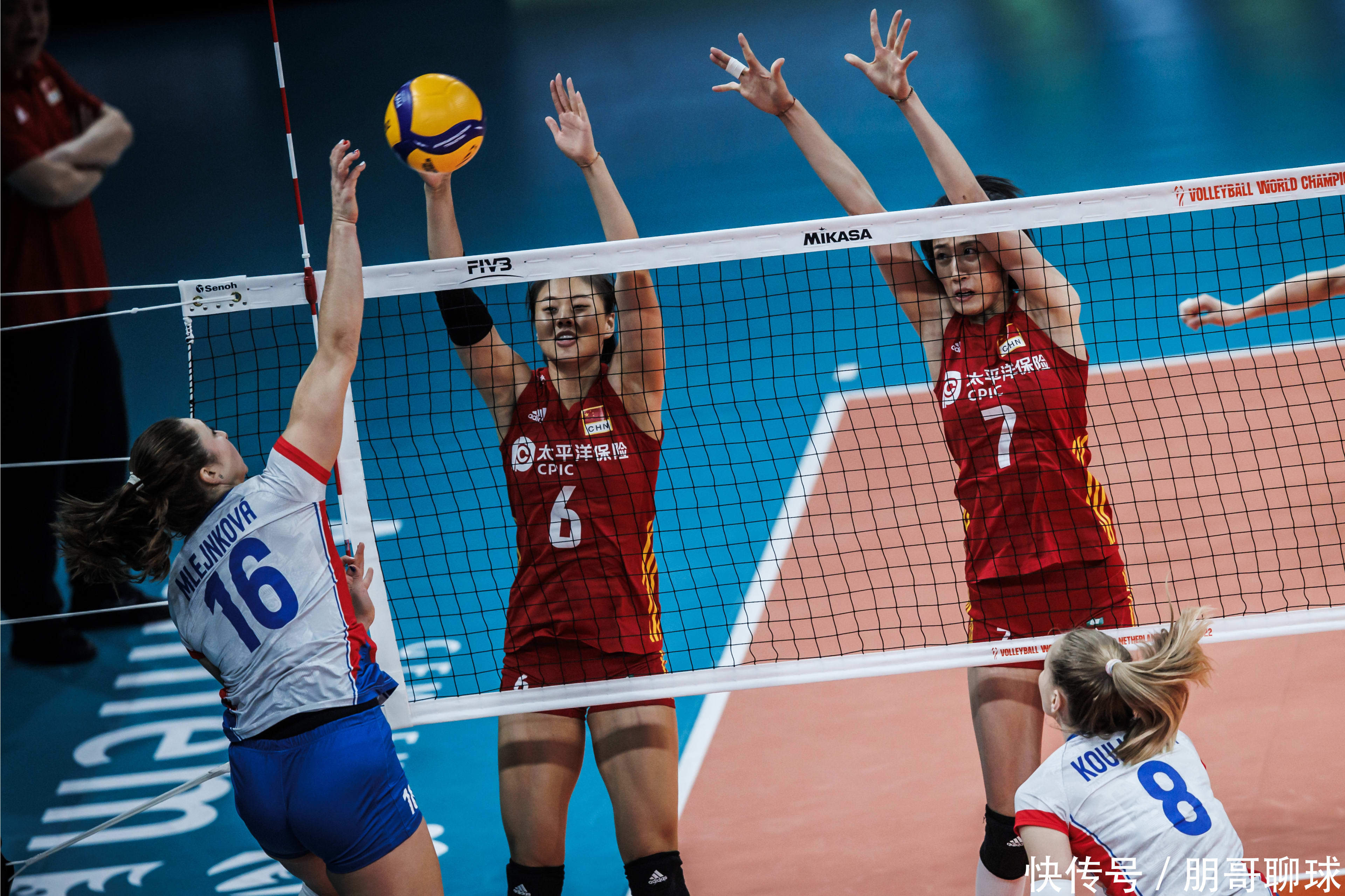 王云蕗强攻但拦防欧尔沃索娃失效,蔡斌在11-13暂停后袁心玥短平快