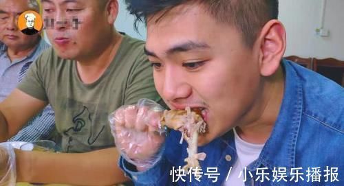 一整只鸡放进电饭煲，不放水不放油，出锅以后比烤鸡还好吃