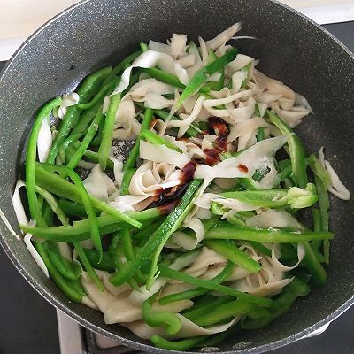 杏鲍菇炒青椒