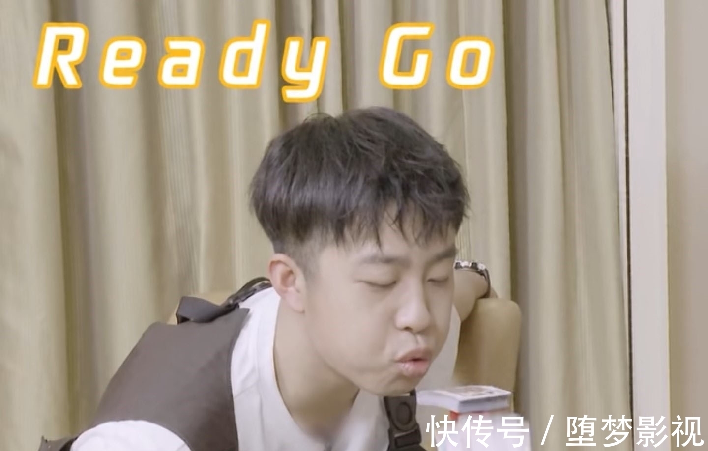 九龙|游戏黑洞张九龄:喝水喝出鼻涕泡,九龙温柔帮忙拧瓶盖