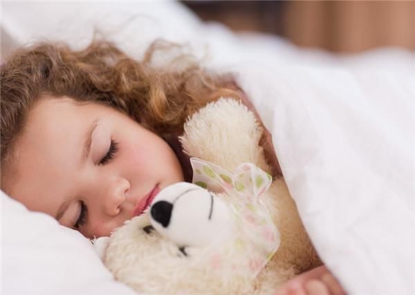 跳高跳远|女孩肚子奇大,医院检查竟发现腹中有“孩子”,得知真相父母崩溃