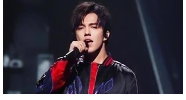 《追光吧》第一轮公演录完，吴建豪组全员晋级，还没播已淘汰一人