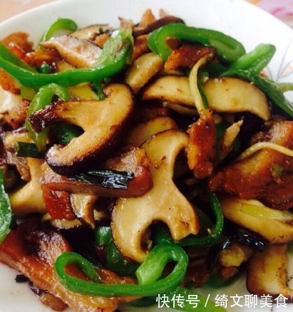 生味儿|炒香菇时,别只知道焯水!再加这一步,香菇嫩滑好吃,没有生味儿