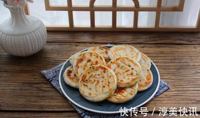 自从学会这饼做法，我家1周1袋面，三天两头做一次，外酥里嫩太香