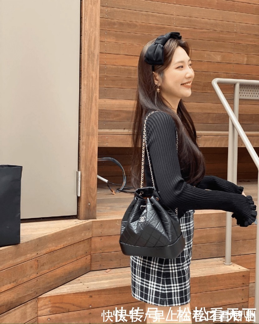 时髦|甜酷女孩朴秀荣真是时髦！简约大方的时尚穿搭，满满都是心动感