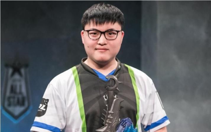信息|LPL转会期开始：RNG有大动作？UZI直播透露关键信息！