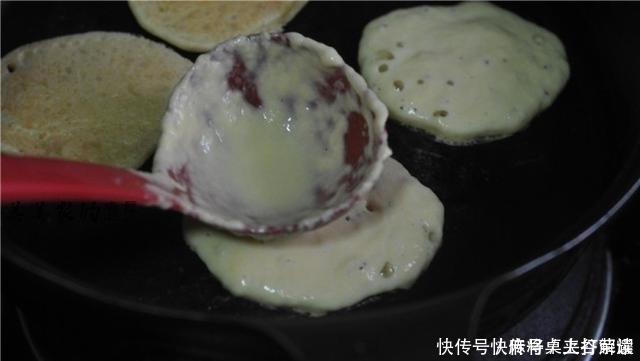 早餐饼种类那么多,我就爱此物蓬松柔软越嚼越香,1分钟1个