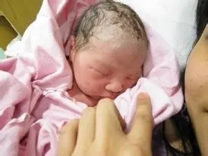 新手爸|新生儿出生后,尽量不要对宝宝做的9件事,新手爸妈早了解早避坑