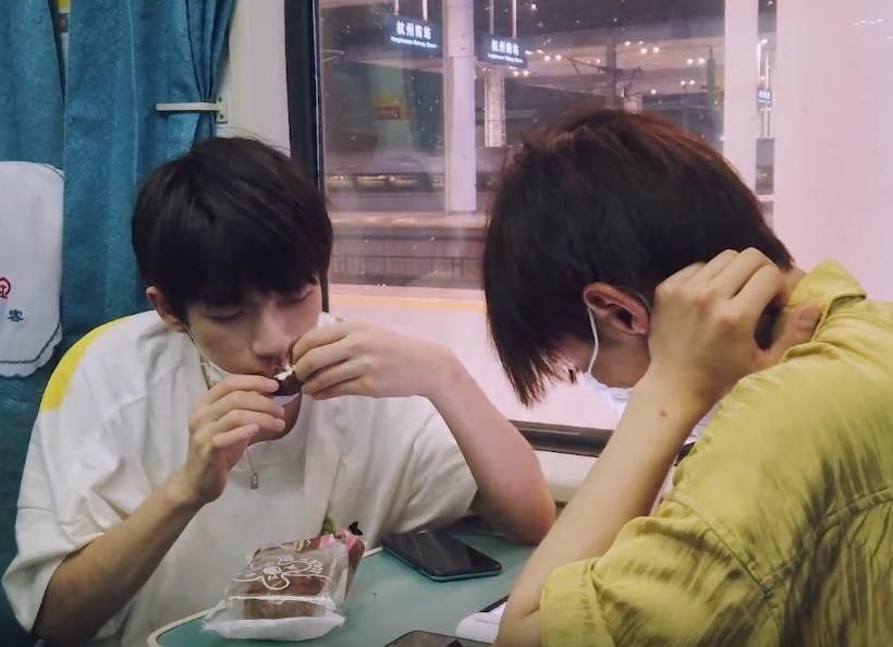 大写的丢人!《五哈》口碑7.6分,还不如吴彤的山寨综艺!