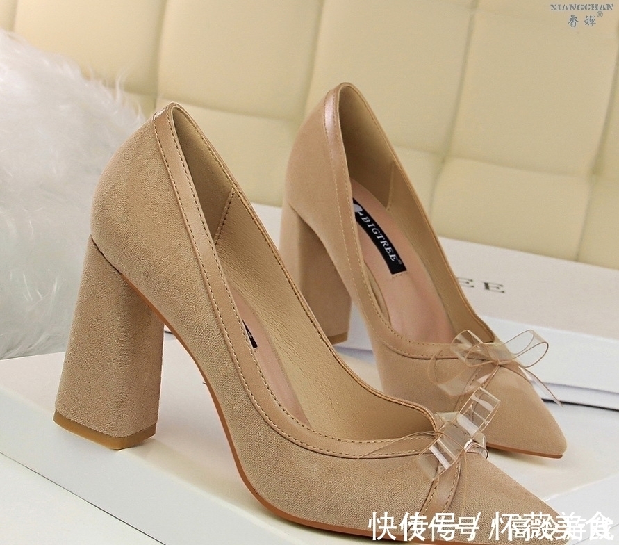 百搭 女人身材丰满，就要穿这种高跟鞋，性感妩媚，显高显瘦，贼美