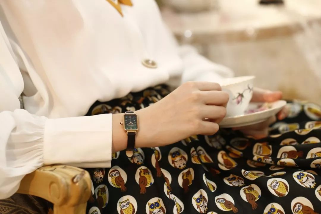 孔雀石|时间的魅力，有时就在你的手腕