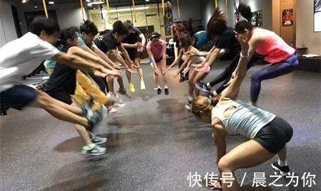 美女|拥有健壮身材的甜美女孩,通关不断的坚持努力,成为了健身教练