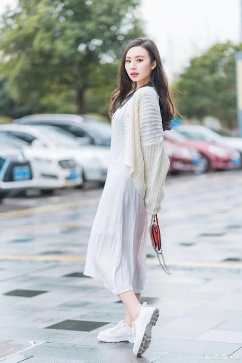 “王炸裙”好看又撩人，2021就买它！