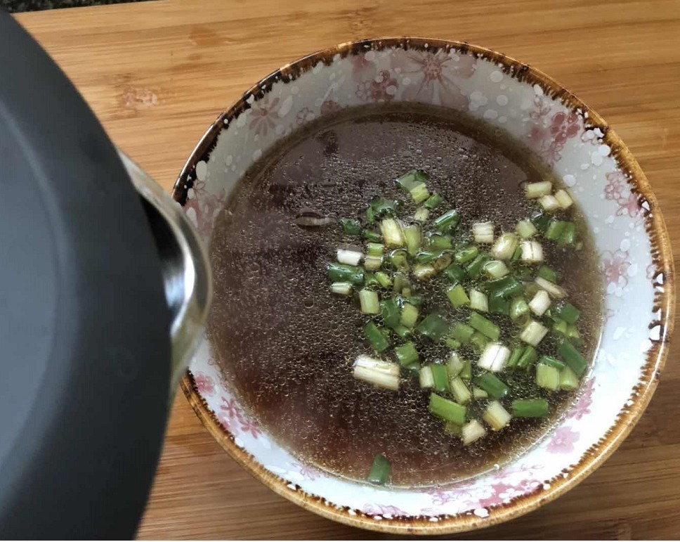 营养|早餐不用出去买了，5分钟就搞定，这样做天天吃不够，营养又暖胃