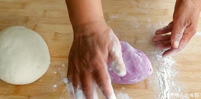 双色|农村妈妈教你做紫薯双色馒头,香甜松软,一顿吃5个不够!