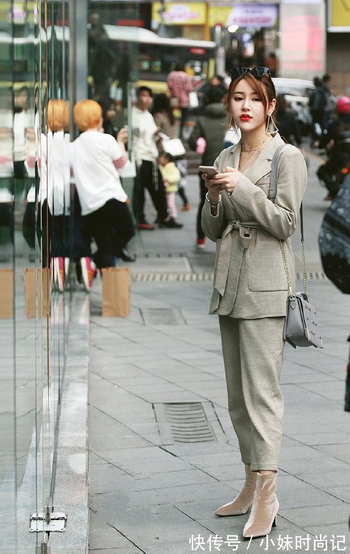 色款|12款同色系穿搭look,美得不尽相同,看完或许你会爱上这种风格!