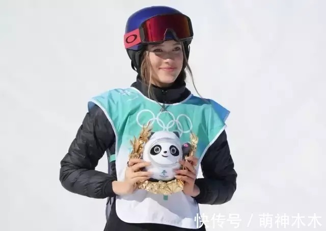 张艺兴连麦谷爱凌不做功课,全程陷入尴尬,主持人圆场催促不奏效