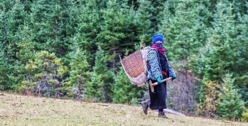 石头村|我国隐藏了千年的石头村，仅凭条小路与外界联系，简直是世外桃源