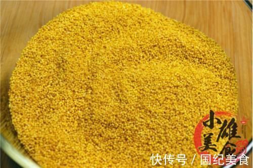 煮小米粥时,马上下锅就错了!多加一步,包你煮出又香又粘稠