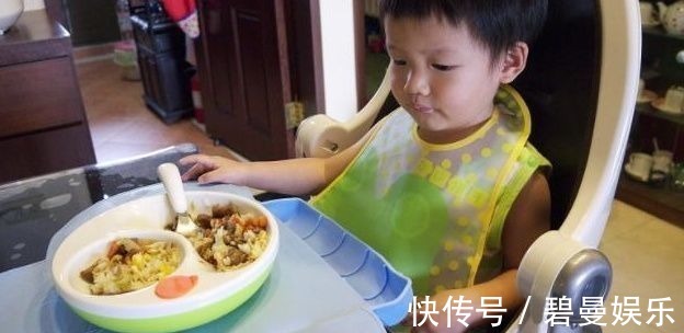 饱腹感|不要再给孩子吃“2种饭”了，会给肠胃增加负担，影响孩子发育