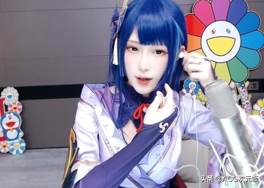 腐团儿|腐团儿COS原神雷神,一晚上都在拔刀,袜子质感不行建议不要