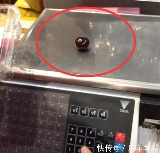 打肿脸充胖子|宝宝想吃车厘子,宝妈只买一颗被暗讽,回怼让店员语塞!