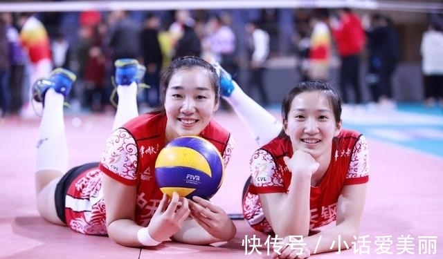 中国女排|恭喜!女排27岁前国手晒合照公开恋情,笑容甜美郎才女貌羡煞旁人