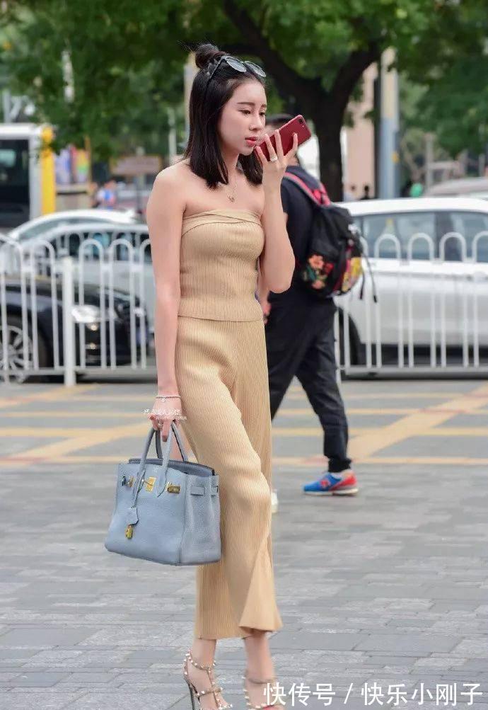 尖头高跟鞋 女神搭配一双尖头高跟鞋,既气质又浪漫,打造出一种小资的姿态