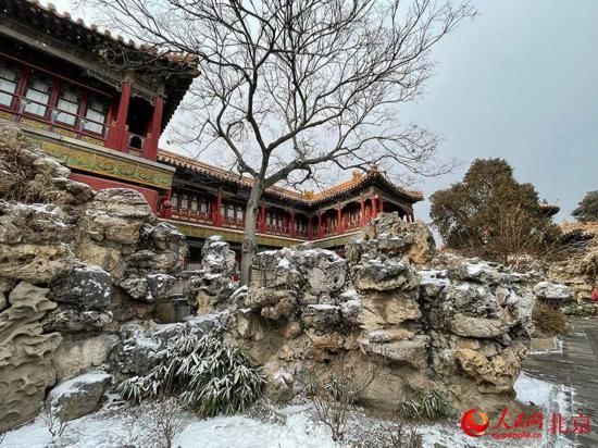 组图：北京迎2022年初雪 故宫覆盖白雪更显魅力