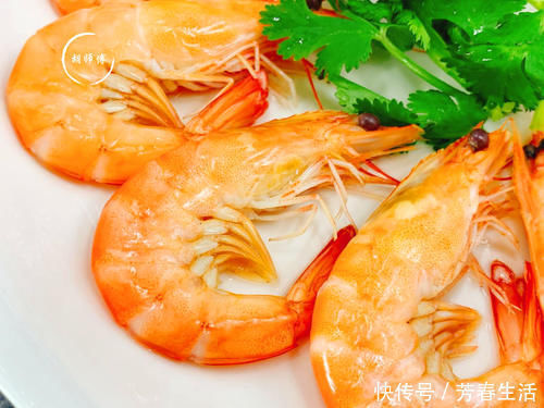 吃虾时,到底要不要先去虾线?原来一直做错了,难怪虾不香又不嫩