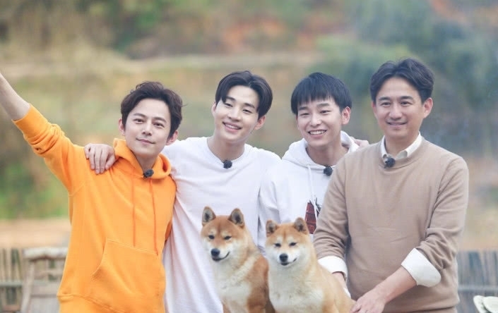 何炅|《向往的生活》路透,何炅黄磊彭昱畅进村,四位“新成员”引瞩目