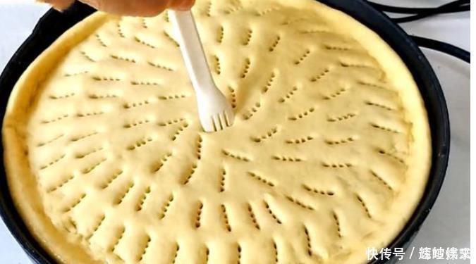 想吃披萨不要出去买,没有烤箱也能做,香甜暄软又拉丝,特好吃