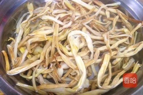 排骨|失眠最怕这个菜,农村很常见,隔三岔五吃一次,睡眠好一觉到天亮