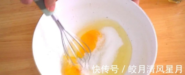 浸奶式面包从未吃过这样的面包，外形丑，口感比蛋糕还软嫩！