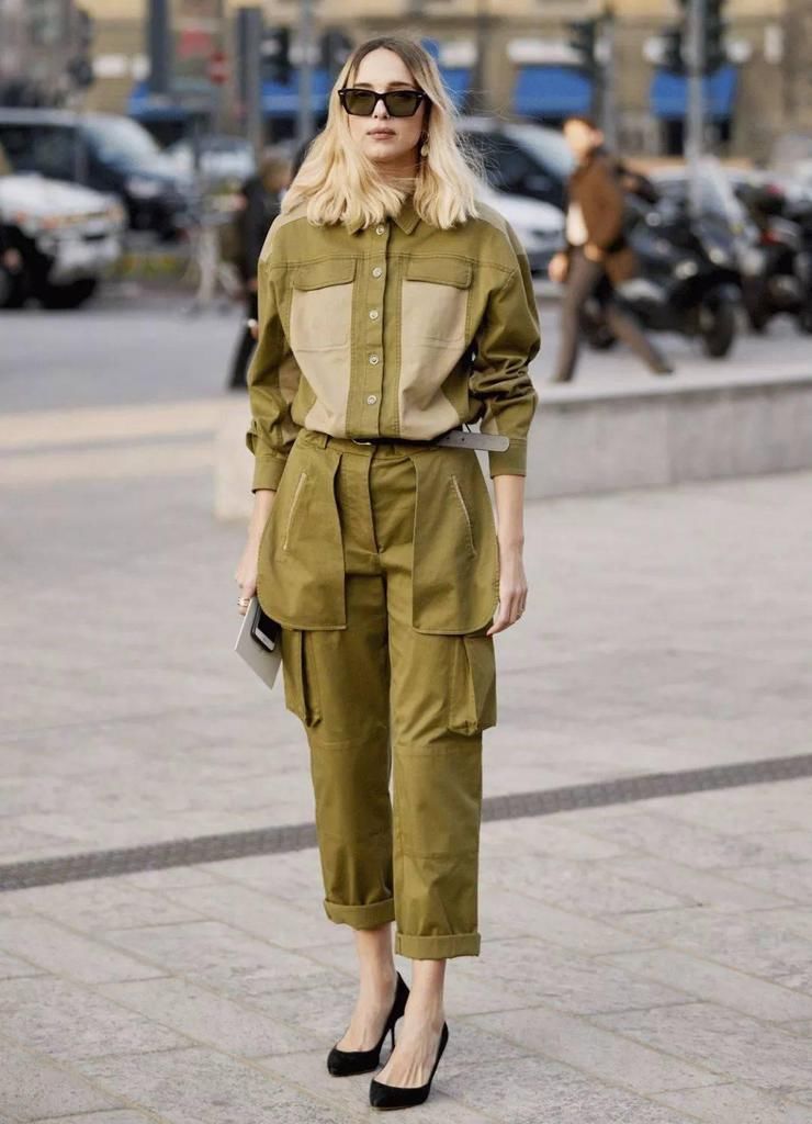  纸袋裤|别老穿阔腿裤了，今年秋冬这4条裤子最流行！