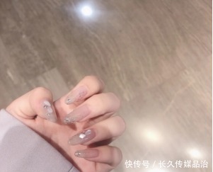 超温柔的日式美甲来了,每一款都无敌显白,还不赶快安排