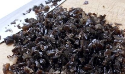 入秋，我家包饺子用的馅，1块钱一斤，比白菜馅鲜，咬一口满嘴汁