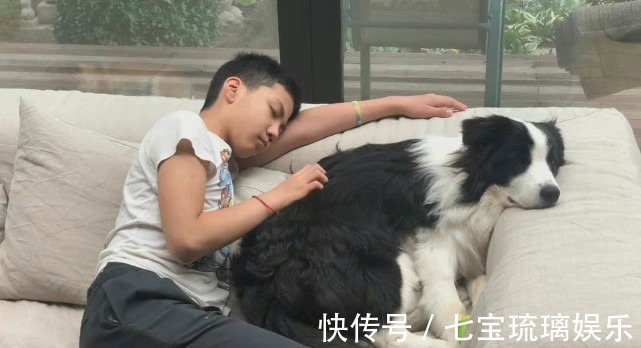 胡军儿子康康近照曝光，霸总气质引人注目，这颜值能进娱乐圈吗