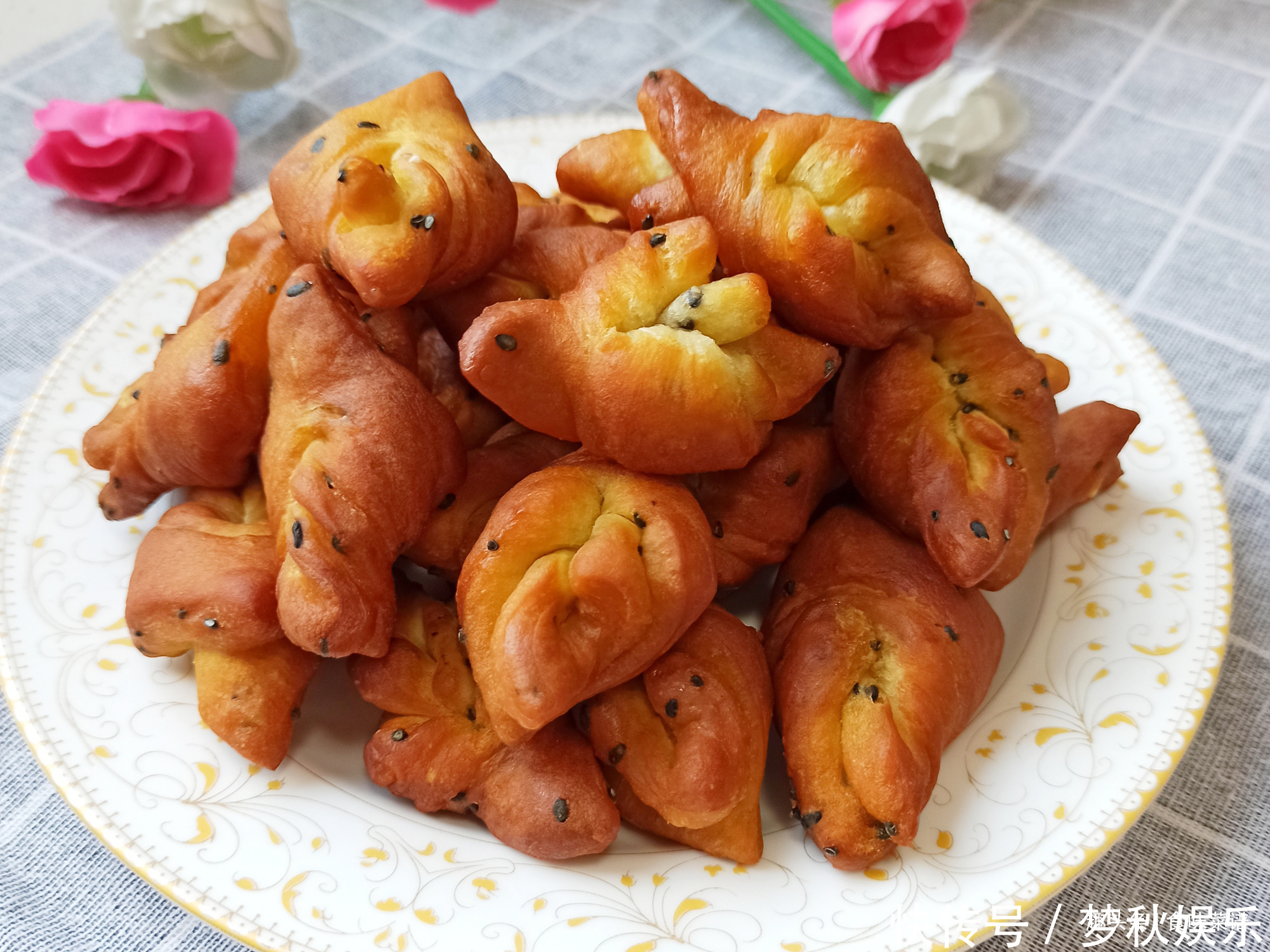 炸果子做更好吃,咬一口香甜嘎嘣脆,年味太足了,好吃不油腻