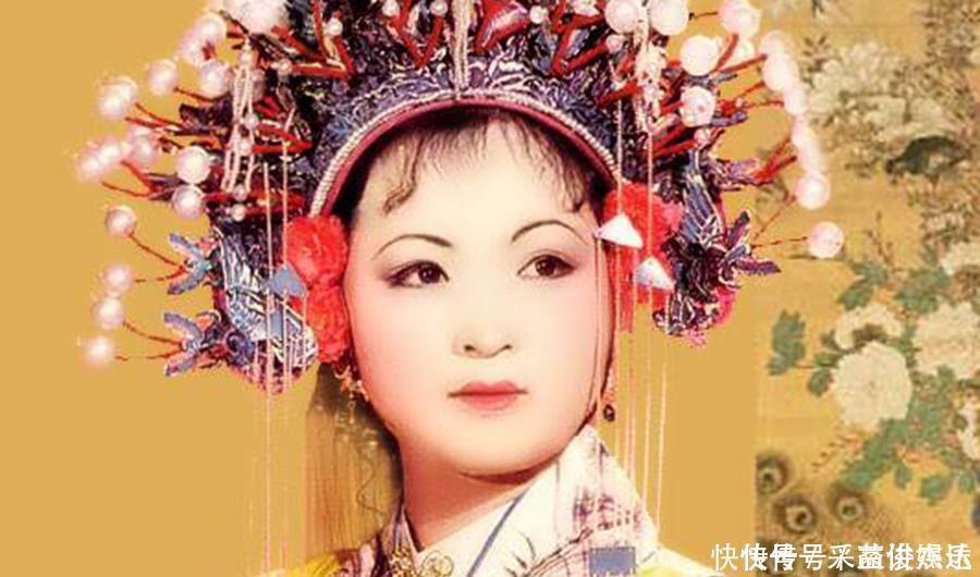 李纨一句戏言,贾家已经出了一个王妃,可是贾元春明明是皇妃