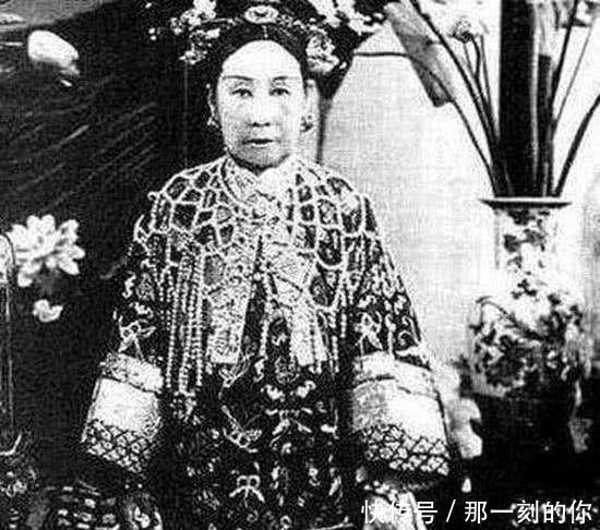 慈禧|慈禧第一次看到灯泡时,对旁边太监说句经典的话!