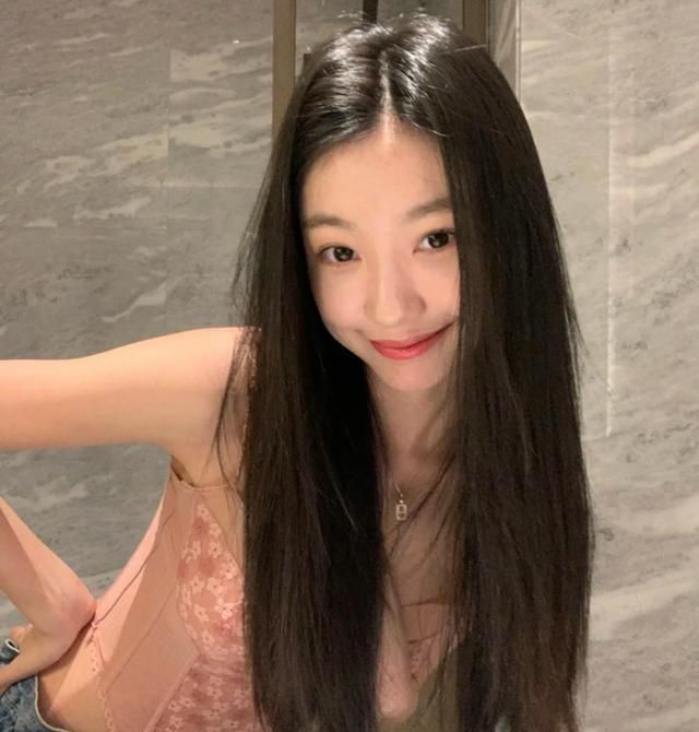 小姐姐|你适合直发还是卷发?看这几点,快速锁定合适的发型!