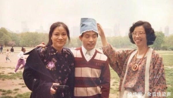 不起|顾城与儿子“争夺”的爱:谢烨给儿子买玩具,他会生气的坐地不起