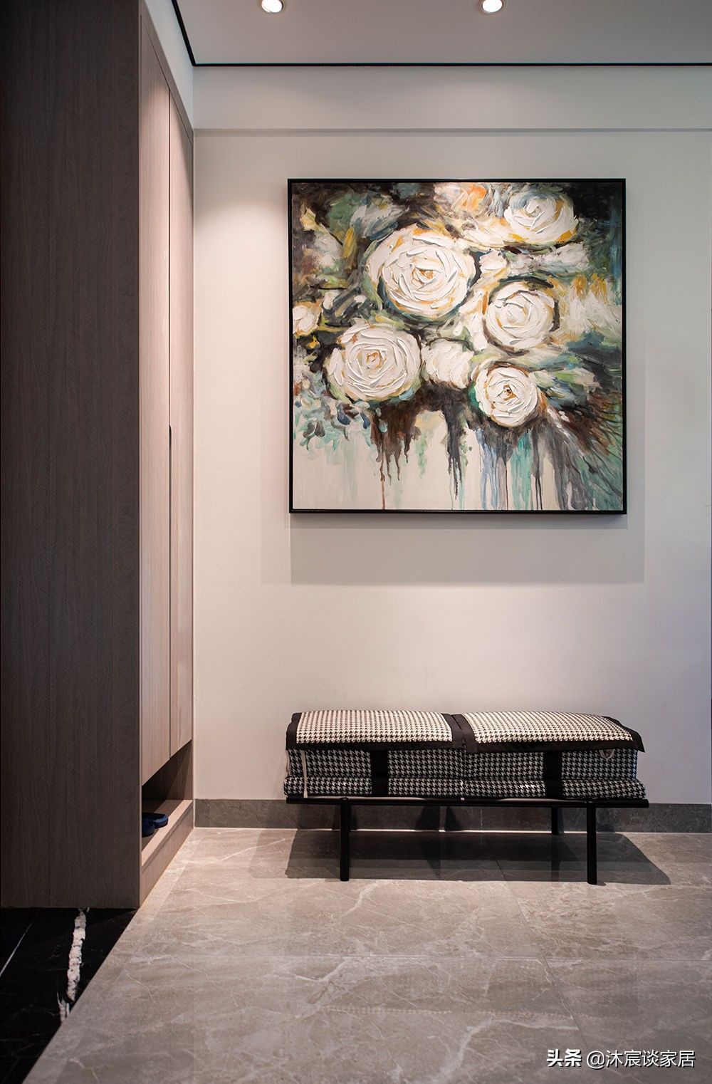 过道|灰色地砖+暗藏踢脚线,真的是好看又好打理,我下次装修也要这样