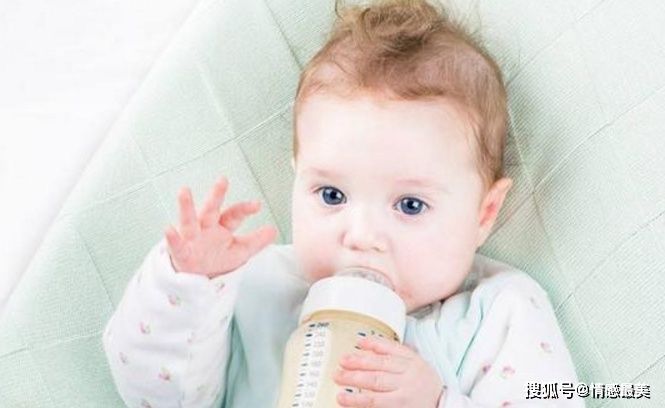 宝宝|宝宝几个月时，就可以认出妈妈了？有这4个表现，就是认出妈妈了