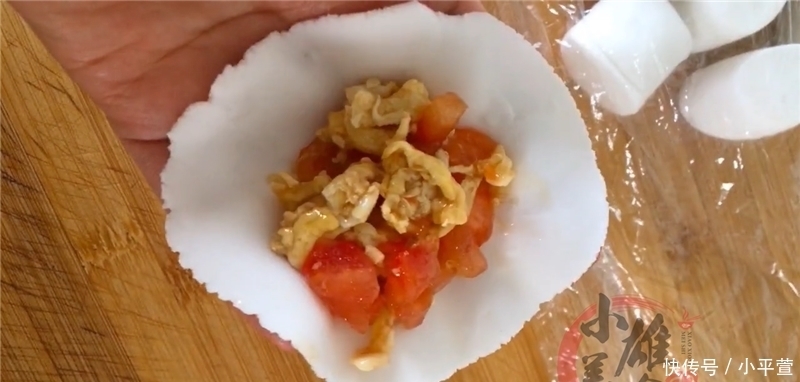 做饺子皮不用面粉, 做出来个个“透明”饺子口感最好吃, 方法简单